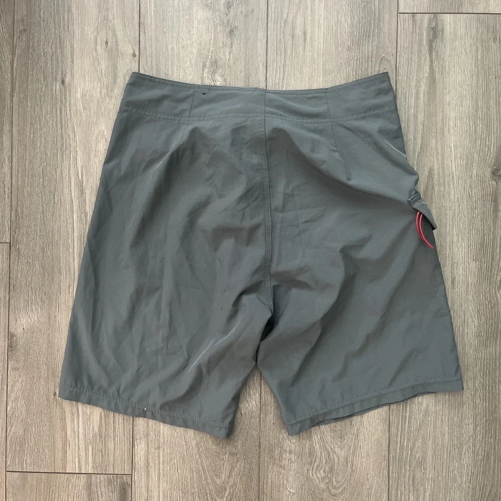 HIC Hawaiian Island Creations Mens Sz 30 Boardshorts Gray